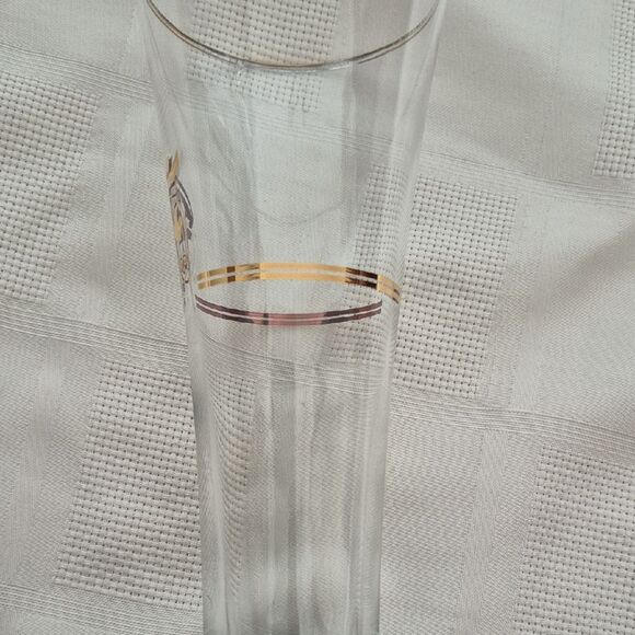 Elegant Gold Rimmed Pilsner Glass Set - Picture 3 of 16